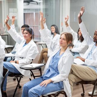 medical-students-1998218837